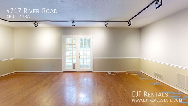 Building Photo - Bethesda/Friendship Heights Four Bedroom I...