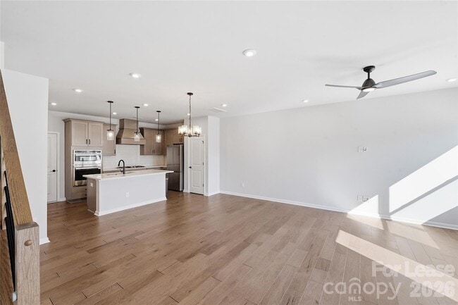 Building Photo - 423 Vinroot Aly