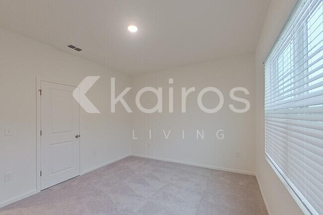 Building Photo - 653 Castillo Dr