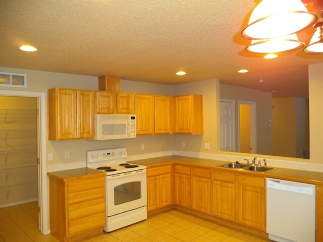 Building Photo - 9565 W Shelborne Dr