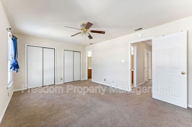 Building Photo - 726 Pine Tree Ct