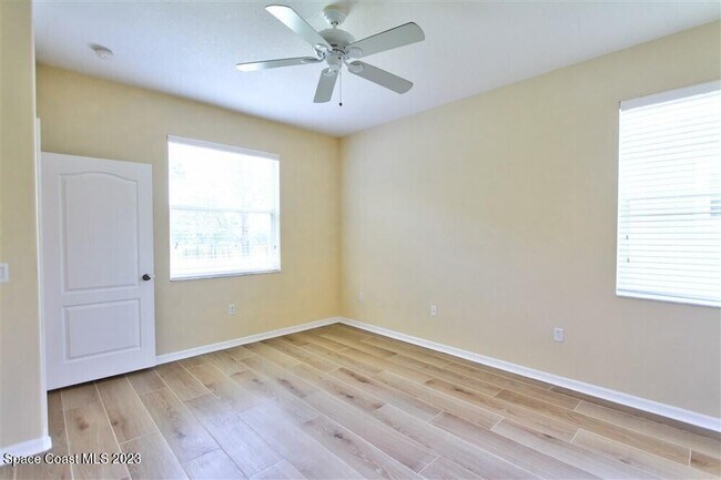 Building Photo - 5834 Trieda Dr