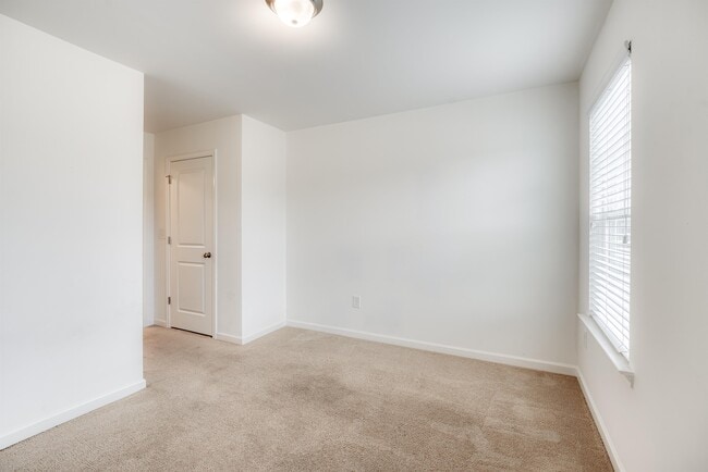 Building Photo - 5070 Longview Walk