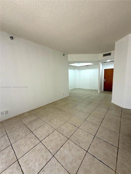 Building Photo - 3640 Yacht Club Dr