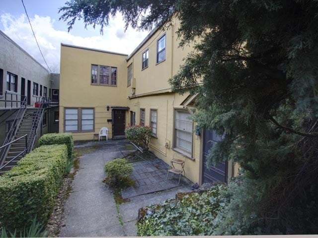 Building Photo - 5244-5308 NE Wistaria Drive