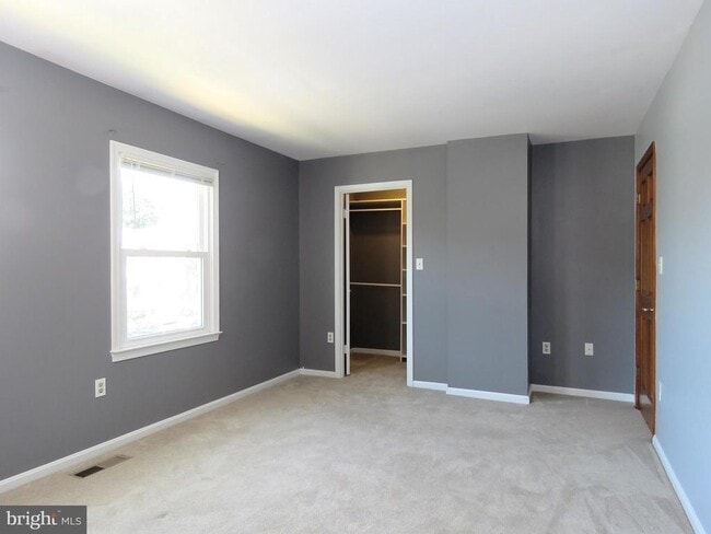 Building Photo - 3013 Hickory Grove Ct