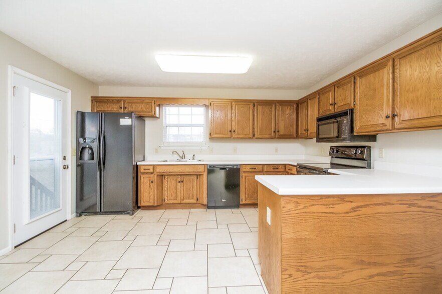 Building Photo - 300 Stafford Ct