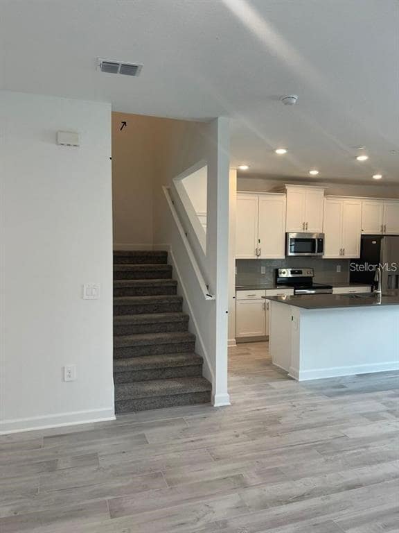 Building Photo - 11233 Listening Dr