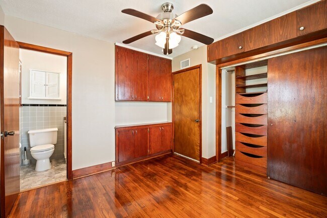 Building Photo - 6728 Avenue Q
