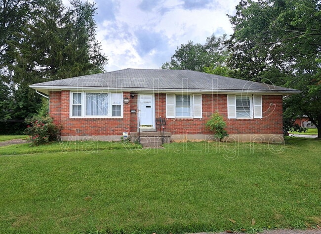 Primary Photo - 3300 Furman Blvd