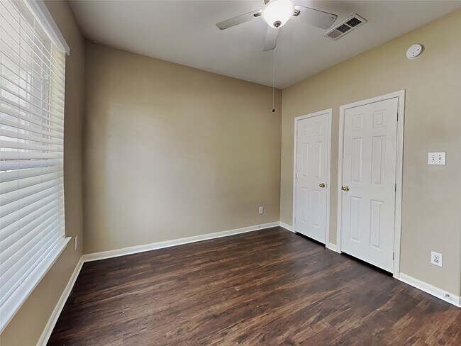 Building Photo - 3493 Cedar Prairie Dr