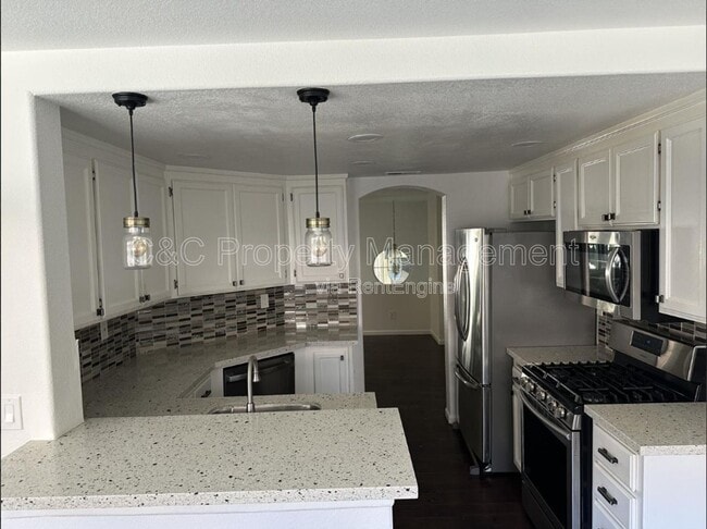Building Photo - 542 Mill River Ln