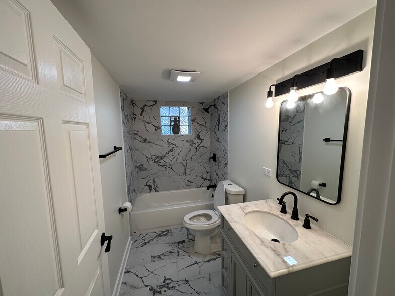 Bathroom - 219 N Waller Ave
