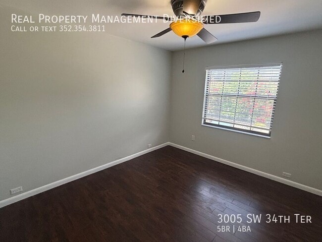 Building Photo - 3005 SW 34th Terrace