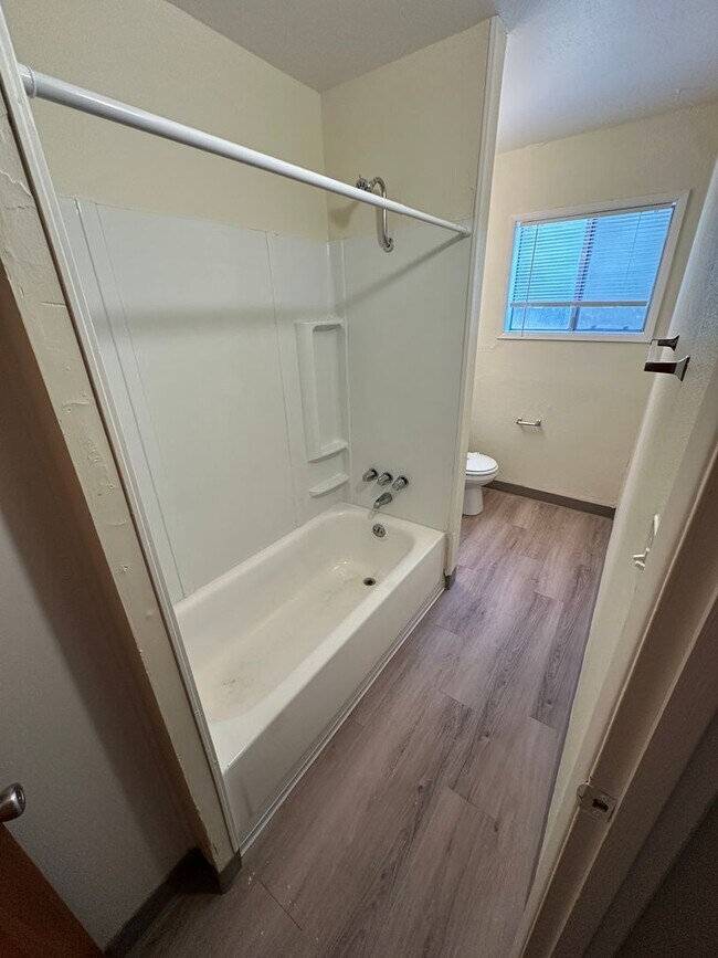 Building Photo - (474) 15th Street Apartments - 2 Bedroom /...
