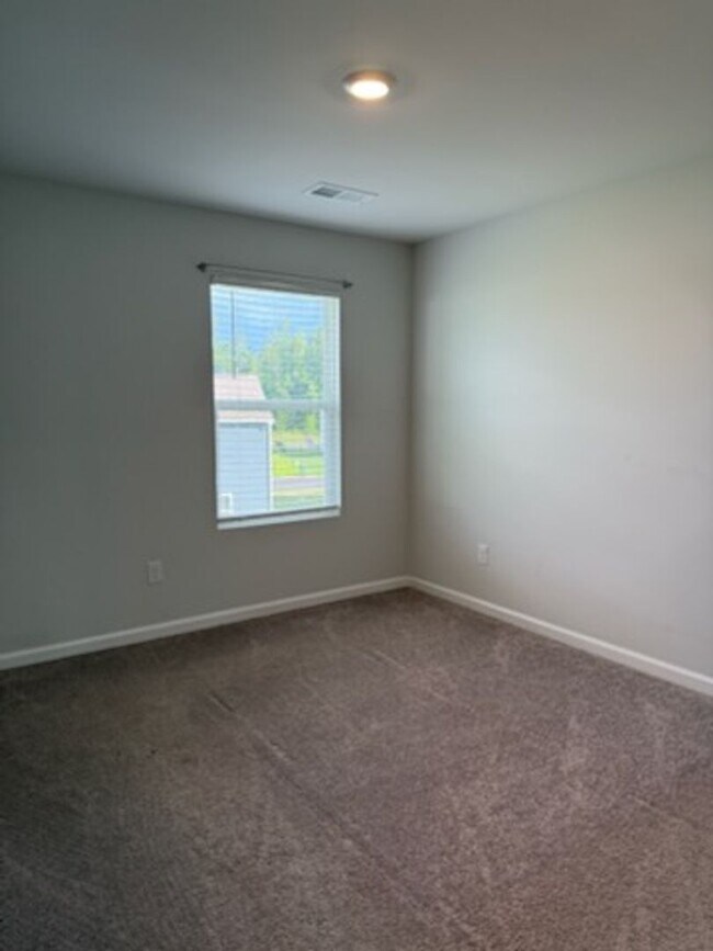 Building Photo - 7980 Uplands Dr