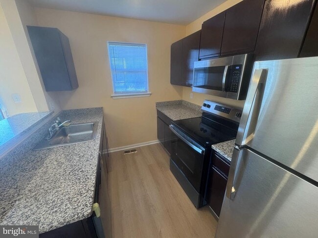 Building Photo - 132 Rosie Dr