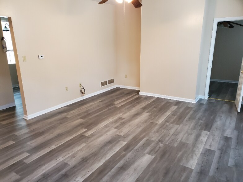 Primary Photo - 600 Overbrook Blvd