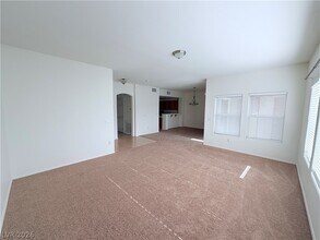 Building Photo - 10809 Garden Mist Dr