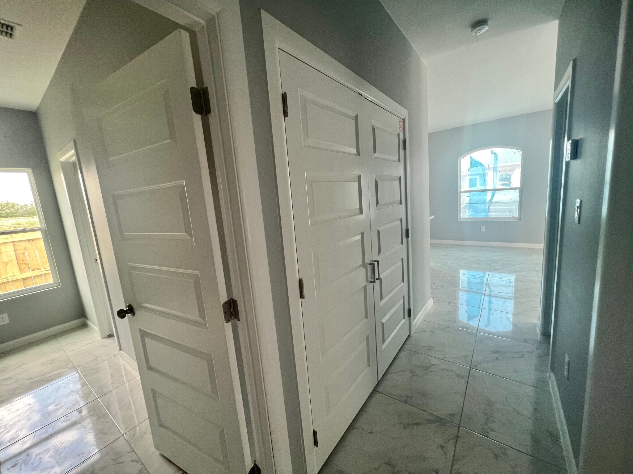 Building Photo - 1025 N Blair Ave