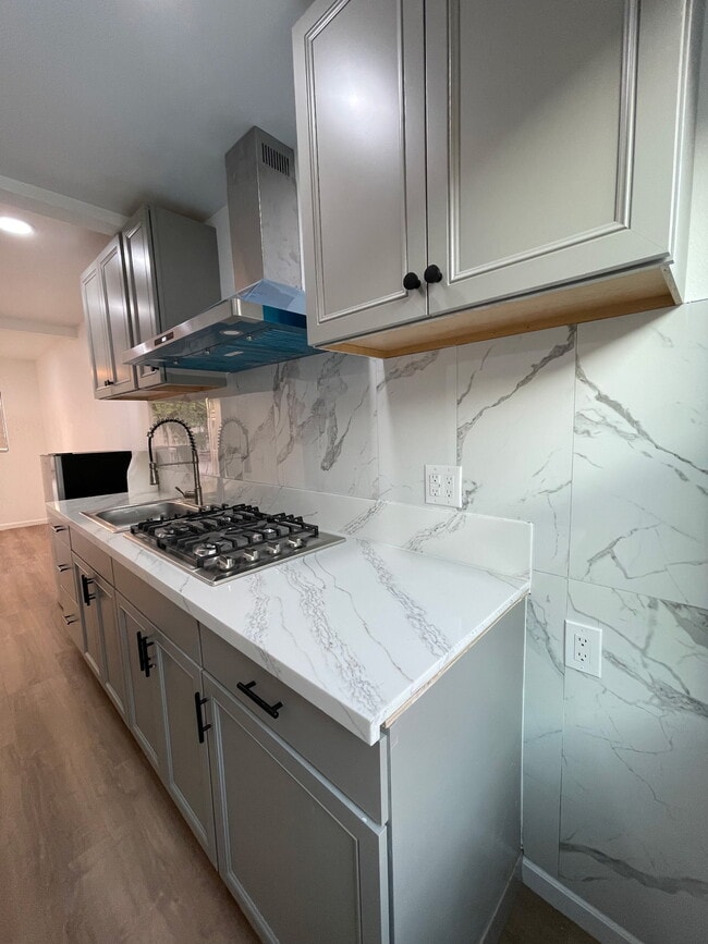 Building Photo - 4063 Lincoln Ave