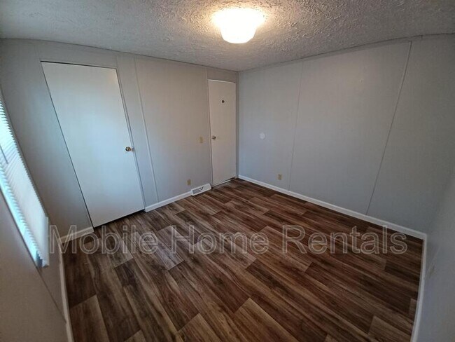 Building Photo - 113 Dogwood Dr