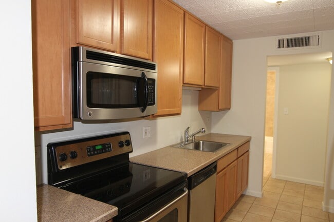 Building Photo - 960 Beau Dr