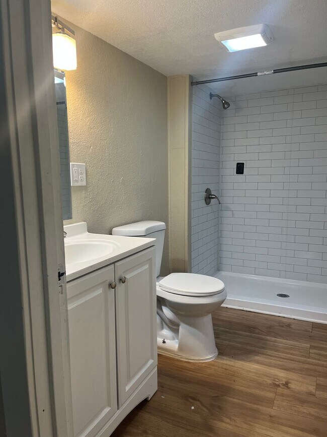 Building Photo - 1717 SW Lane St