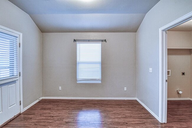 Building Photo - 1325 Quartz Pl