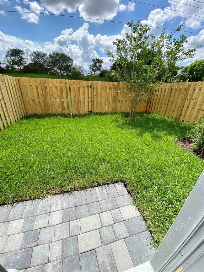 Building Photo - 4666 NW 120th Way