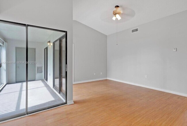 Building Photo - 1331 S Franklin Ave