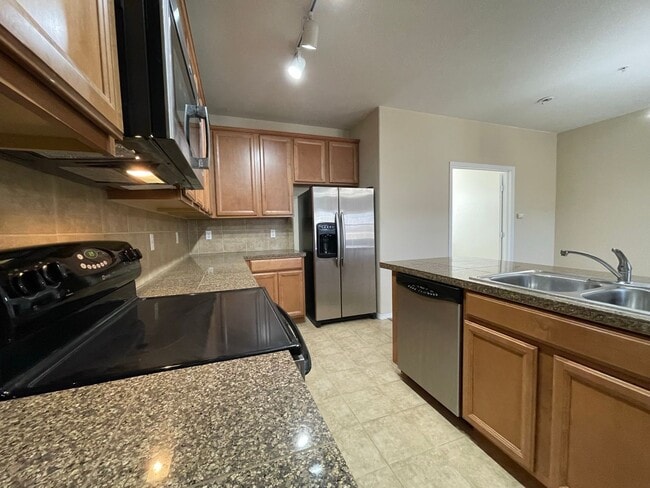 Building Photo - Quiet, Open and Private, Surounded by Nature! Attached 2 CAR Garage!