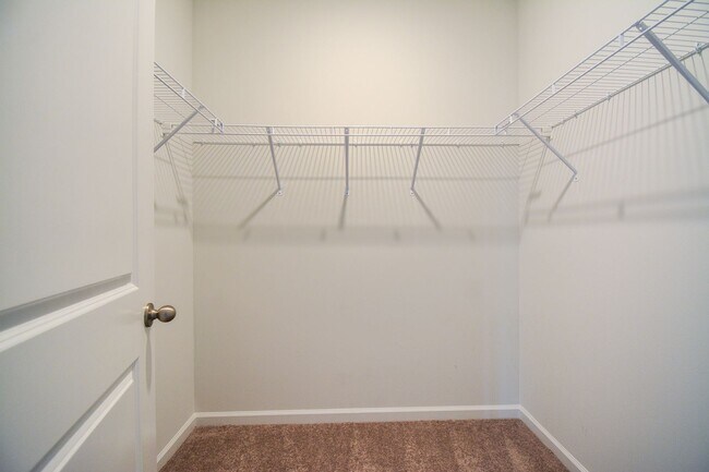 Building Photo - 3 Bedroom Home in Waterside Community of S...