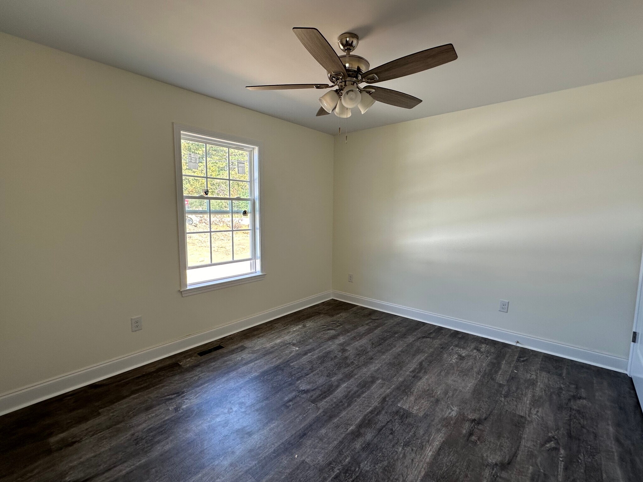 Building Photo - 1692 Walton St