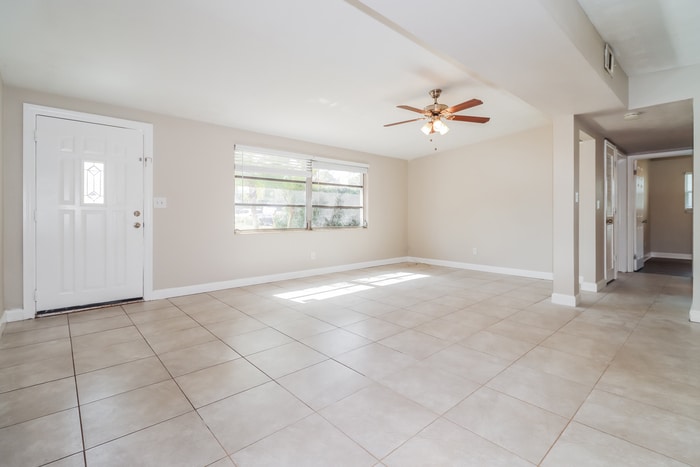 Building Photo - 2250 Norman Dr