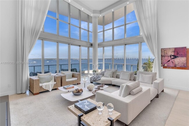Building Photo - 1331 Brickell Bay Dr