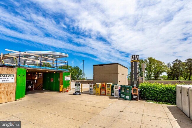 Building Photo - 5809 Mt Vernon Dr