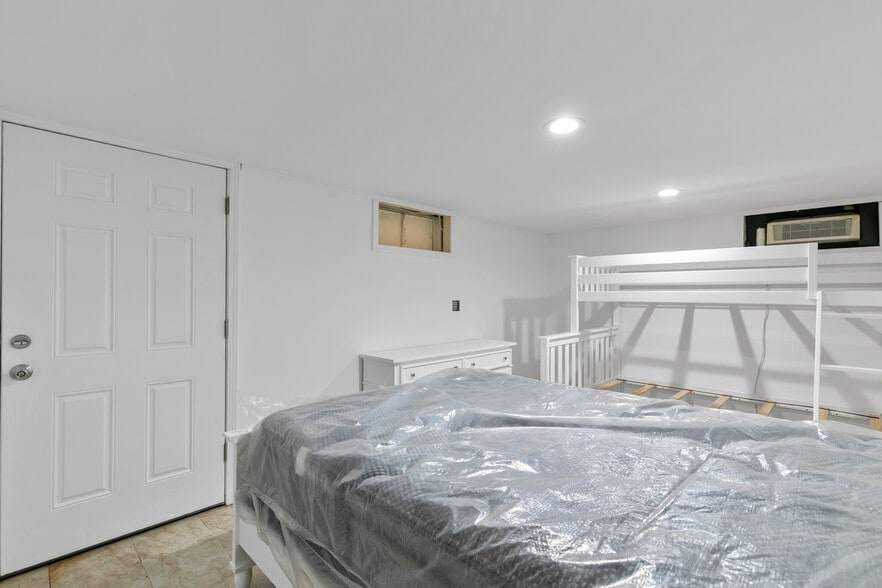 Building Photo - 792 Ocean Ave