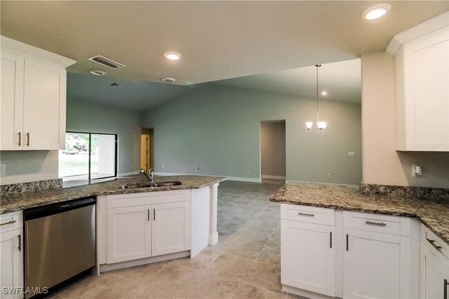 Building Photo - 1004 Anson Ave