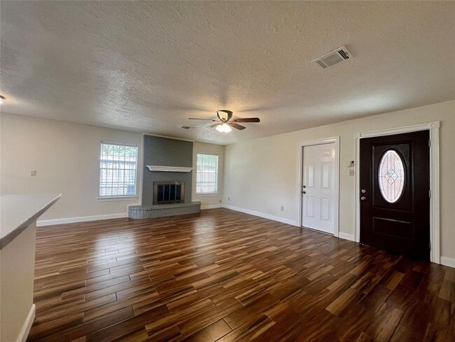 Building Photo - 10670 Norton Dr