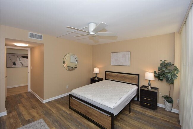 Building Photo - 3580 S Ocean Shore Blvd