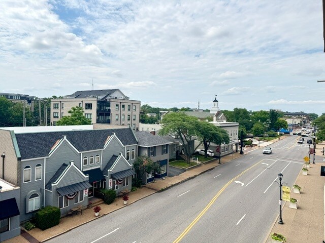 Building Photo - 200 S Kirkwood Rd