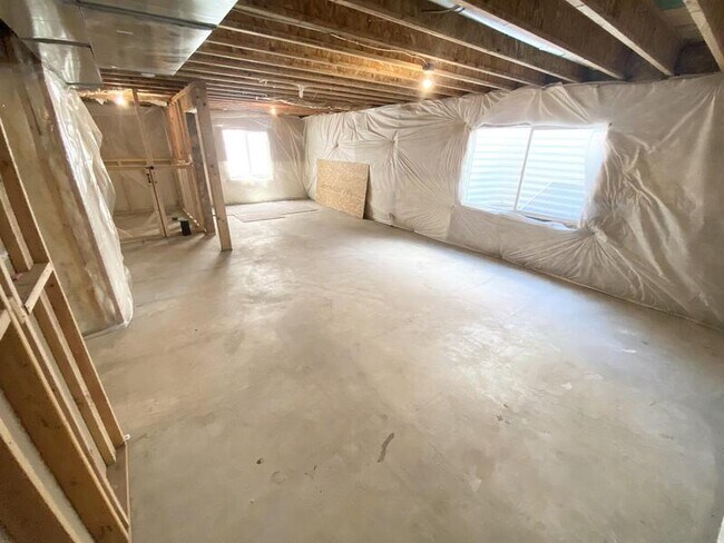 Building Photo - 541 N 20 W