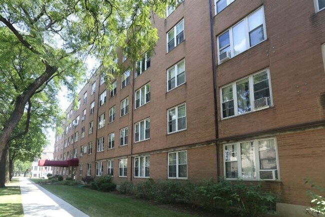 Building Photo - 7333 N Ridge Blvd
