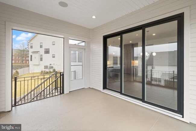 Building Photo - 849 N Manchester St