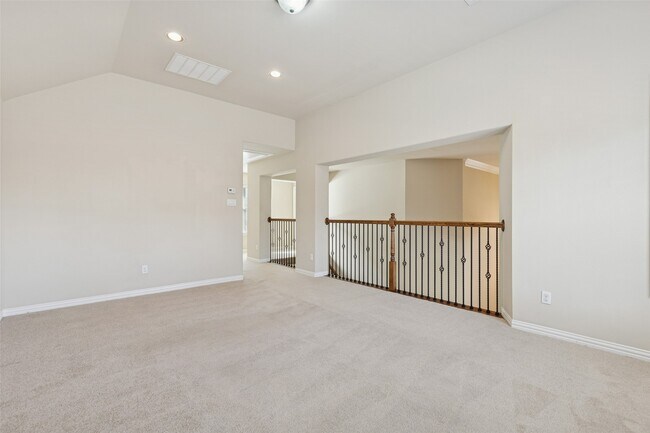 Building Photo - 11 Vershire Cir