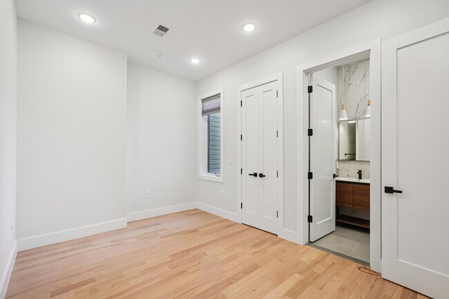 Building Photo - 431 Palisade Ave