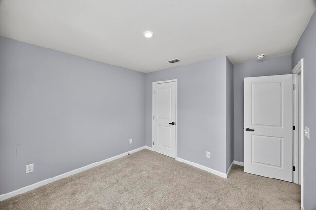 Building Photo - 3004 Red Fox Rdg