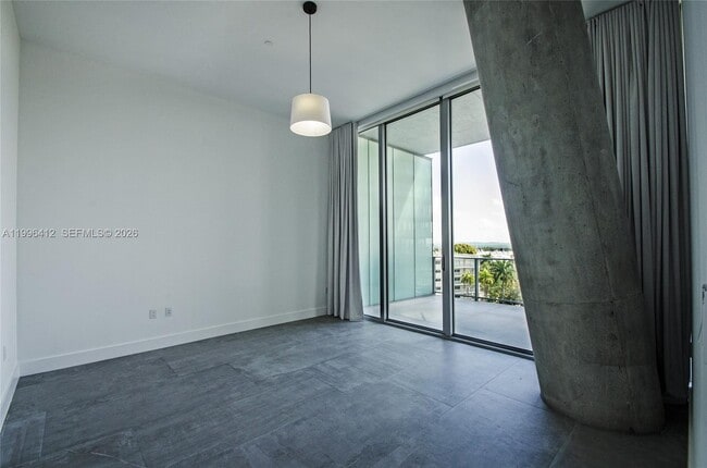 Building Photo - 2669 S Bayshore Dr