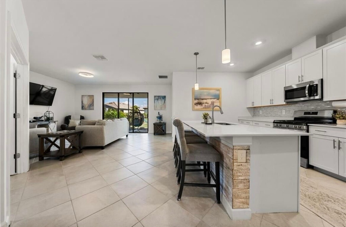 Building Photo - 15246 Serene Shores Loop